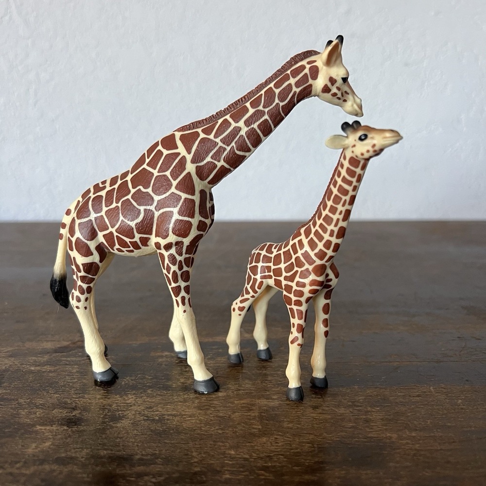 MOJO Toys Mother Giraffe And Calf Animal Figurines Lot Of‎ 2
